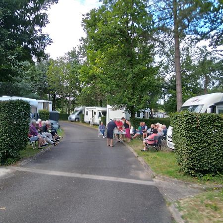 Camping Hurongues Pomeys Exteriér fotografie