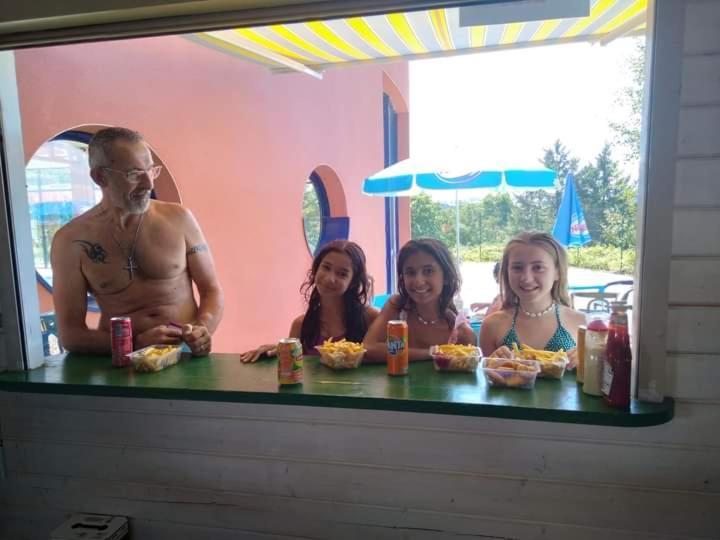 Camping Hurongues Pomeys Exteriér fotografie