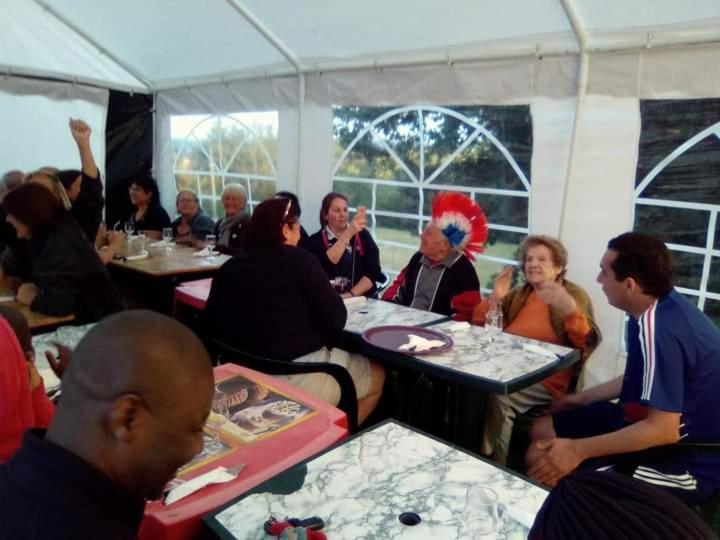 Camping Hurongues Pomeys Exteriér fotografie