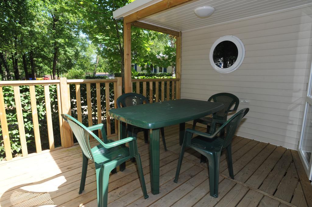 Camping Hurongues Pomeys Exteriér fotografie